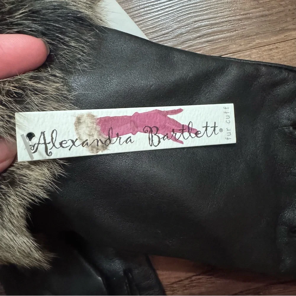 Alexandra Bartlett Black Leather Gloves with Rabbit Fur Trim